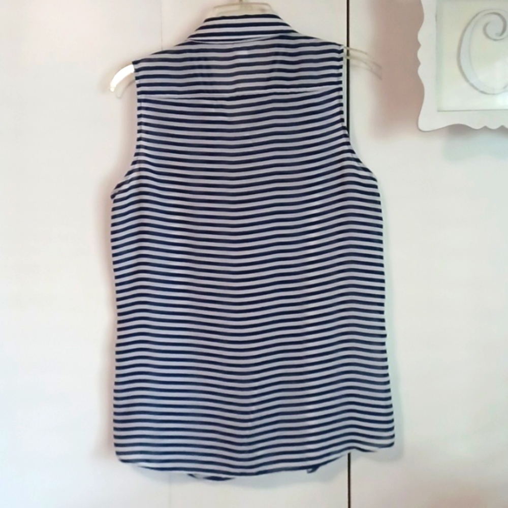 Banana Republic, Sz. M, Sleeveless, Navy and white stripes, blouse. - Picture 3 of 4